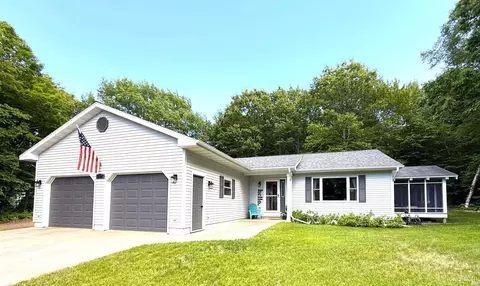 2107 Spruce, Houghton, MI 49931
