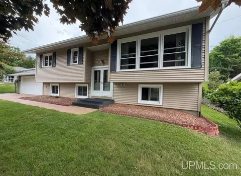 618 Mesnard, Marquette, MI 49855