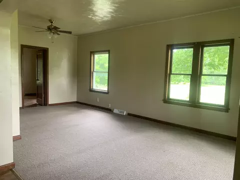 Living - 544 S M-18, Gladwin, MI 48624 photo 1 of 2