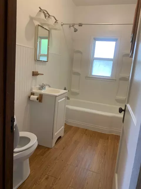Bath - 544 S M-18, Gladwin, MI 48624 photo 1 of 1