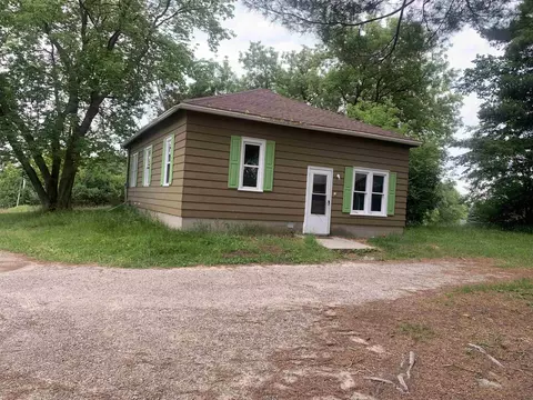 Exterior - 544 S M-18, Gladwin, MI 48624 photo 2 of 5