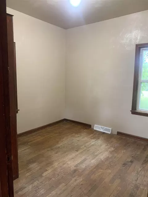 Bedroom - 544 S M-18, Gladwin, MI 48624 photo 2 of 2