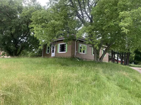 544 S M-18, Gladwin, MI 48624