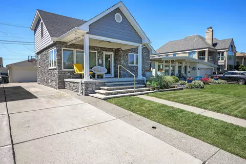 22640 Wildwood, Saint Clair Shores, MI 48081