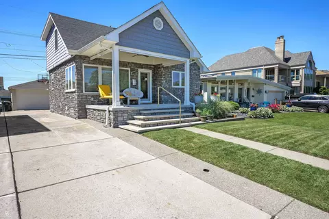 22640 Wildwood, Saint Clair Shores, MI 48081