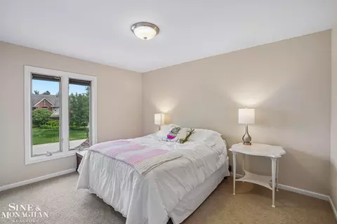 Bedroom - 3473 Summit Rdg, Rochester Hills, MI 48306 photo 6 of 6