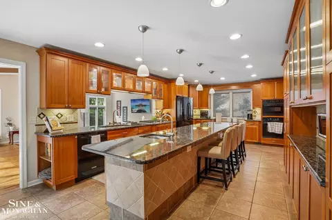 Kitchen - 3473 Summit Rdg, Rochester Hills, MI 48306 photo 1 of 4