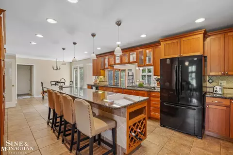Kitchen - 3473 Summit Rdg, Rochester Hills, MI 48306 photo 4 of 4