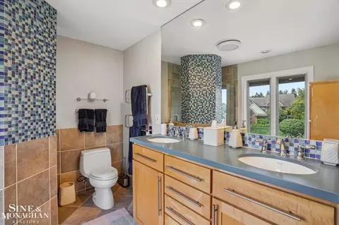 Bath - 3473 Summit Rdg, Rochester Hills, MI 48306 photo 3 of 5