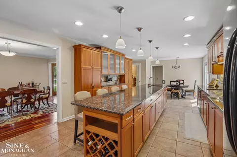 Kitchen - 3473 Summit Rdg, Rochester Hills, MI 48306 photo 3 of 4