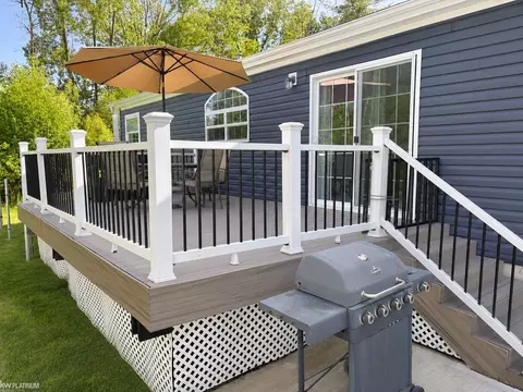 Exterior - 909 S Allen, Saint Clair, MI 48079 photo 4 of 4