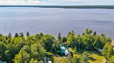703 N Corbridge, Gulliver, MI 49840