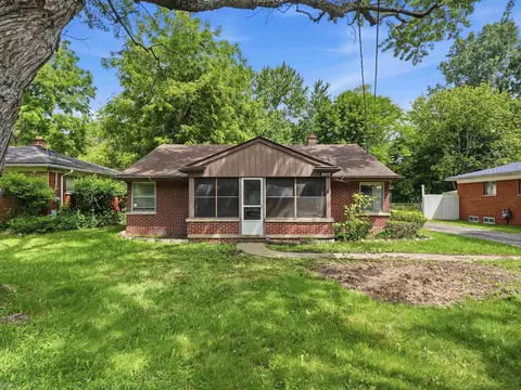 20212 Mada, Southfield, MI 48075