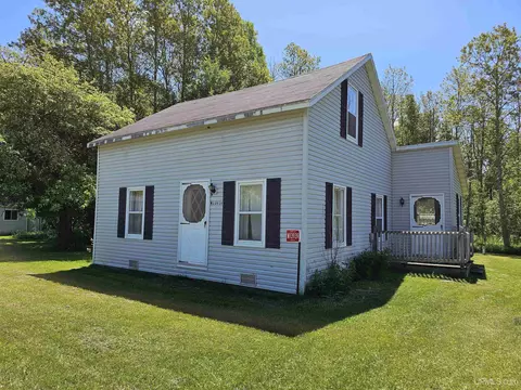 13939 Boucha, Engadine, MI 49827