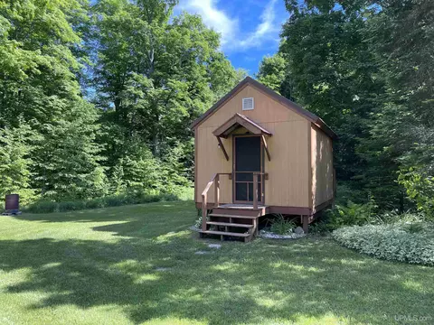 Exterior - 4702 N Banking Ground, Germfask, MI 49836 photo 10 of 32