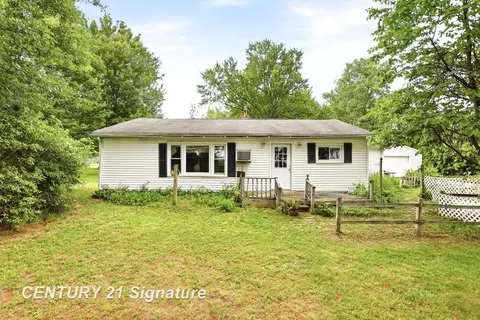 12097 Swan Crk, Saginaw, MI 48609