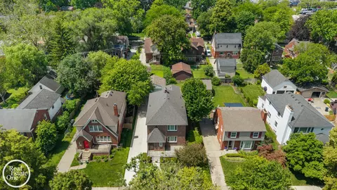 View/Area - 897 Rivard, Grosse Pointe, MI 48230 photo 3 of 3