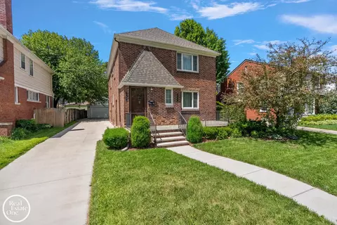 Exterior - 897 Rivard, Grosse Pointe, MI 48230 photo 3 of 9