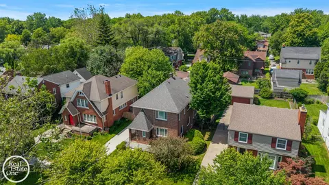 View/Area - 897 Rivard, Grosse Pointe, MI 48230 photo 2 of 3