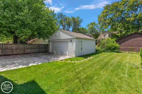 Exterior - 897 Rivard, Grosse Pointe, MI 48230 photo 6 of 9