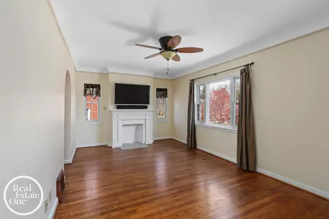 Living - 897 Rivard, Grosse Pointe, MI 48230 photo 4 of 4