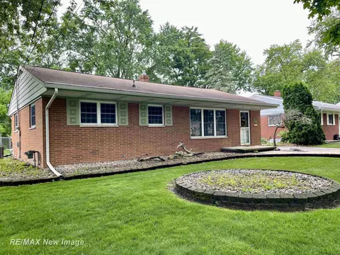 2915 Deindorfer, Saginaw, MI 48602