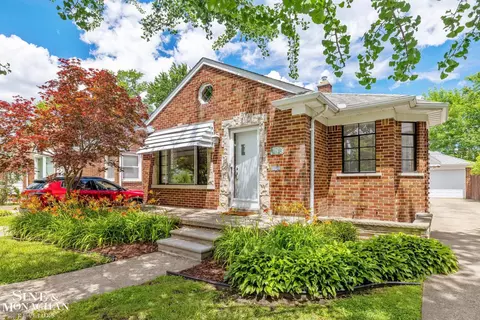 21175 Lochmoor, Harper Woods, MI 48225