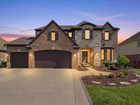 21917 Bellewood, Macomb, MI 48044