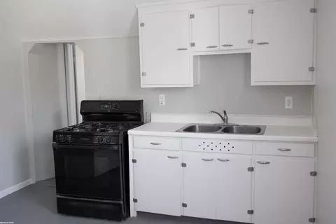 19 Washington, Mount Clemens, MI 48043