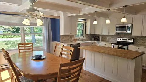 Kitchen - 1985 S S Hvn, Gladwin, MI 48624 photo 3 of 3