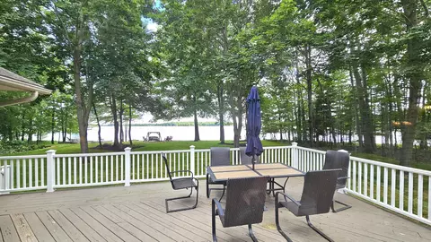 Exterior - 1985 S S Hvn, Gladwin, MI 48624 photo 6 of 18
