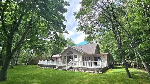 Exterior - 1985 S S Hvn, Gladwin, MI 48624 photo 5 of 18