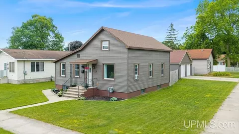 202 S 3rd, Gladstone, MI 49837 photo 3
