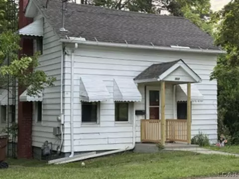 907 Bristol, Adrian, MI 49221