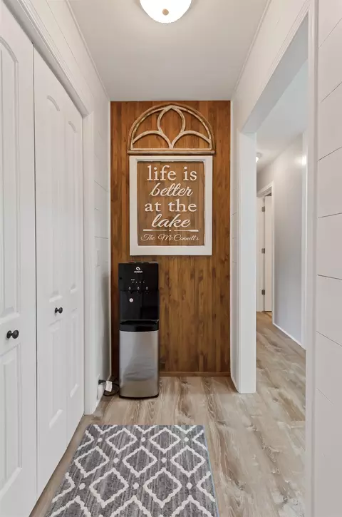Entry Way - 2028 N N Hvn, Gladwin, MI 48624 photo 3 of 3