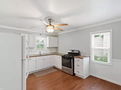 Kitchen - 660 E Marshall, Ferndale, MI 48220 photo 2 of 4
