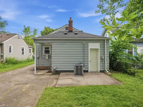 Exterior - 660 E Marshall, Ferndale, MI 48220 photo 2 of 7