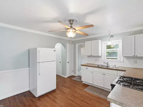Kitchen - 660 E Marshall, Ferndale, MI 48220 photo 3 of 4