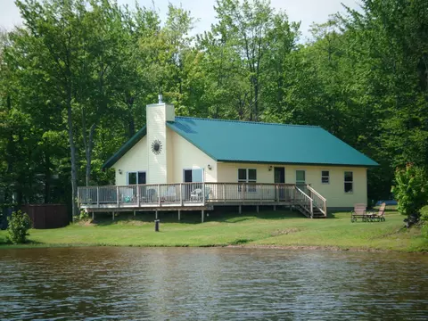 7840 Twin Lks, Toivola, MI 49965