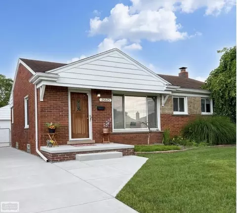 25625 Ronald, Roseville, MI 48066
