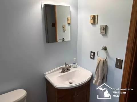 Bath - 135 Crampton, Monroe, MI 48162 photo 3 of 4