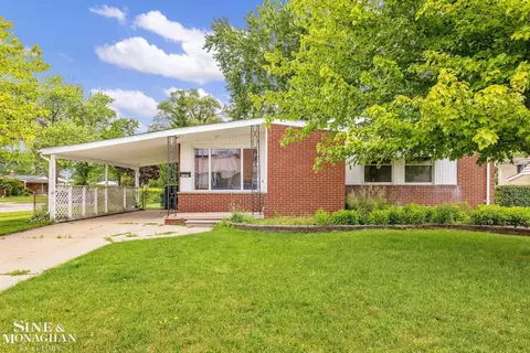22407 Saint Joan, Saint Clair Shores, MI 48080