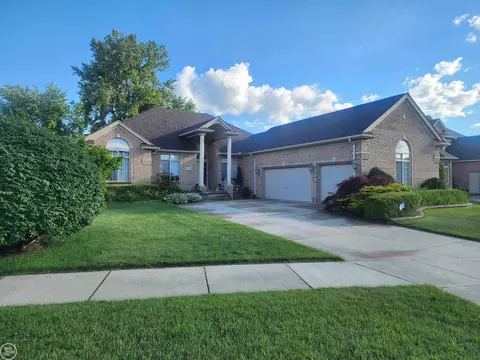 21766 Ambassador, Macomb, MI 48044