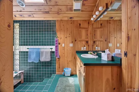 Bath - 13534 M26, Eagle Harbor, MI 49950 photo 1 of 4