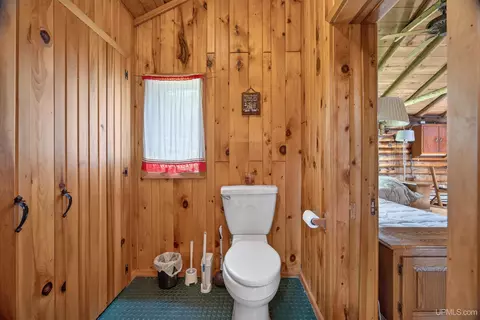 Bath - 13534 M26, Eagle Harbor, MI 49950 photo 2 of 4