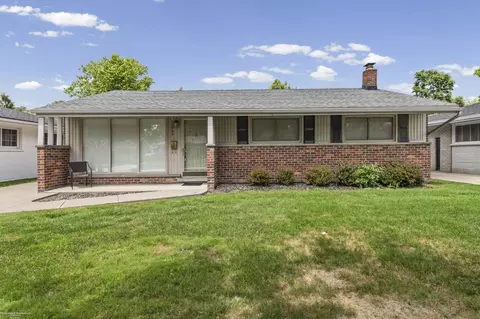 22943 Edgewood, Saint Clair Shores, MI 48080