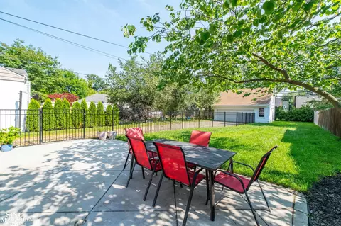Exterior - 1776 Hampton, Grosse Pointe Woods, MI 48236 photo 6 of 8