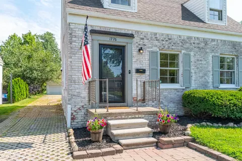 Exterior - 1776 Hampton, Grosse Pointe Woods, MI 48236 photo 4 of 8