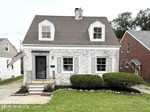 1776 Hampton, Grosse Pointe Woods, MI 48236