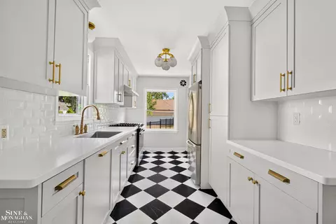 Kitchen - 1776 Hampton, Grosse Pointe Woods, MI 48236 photo 1 of 4